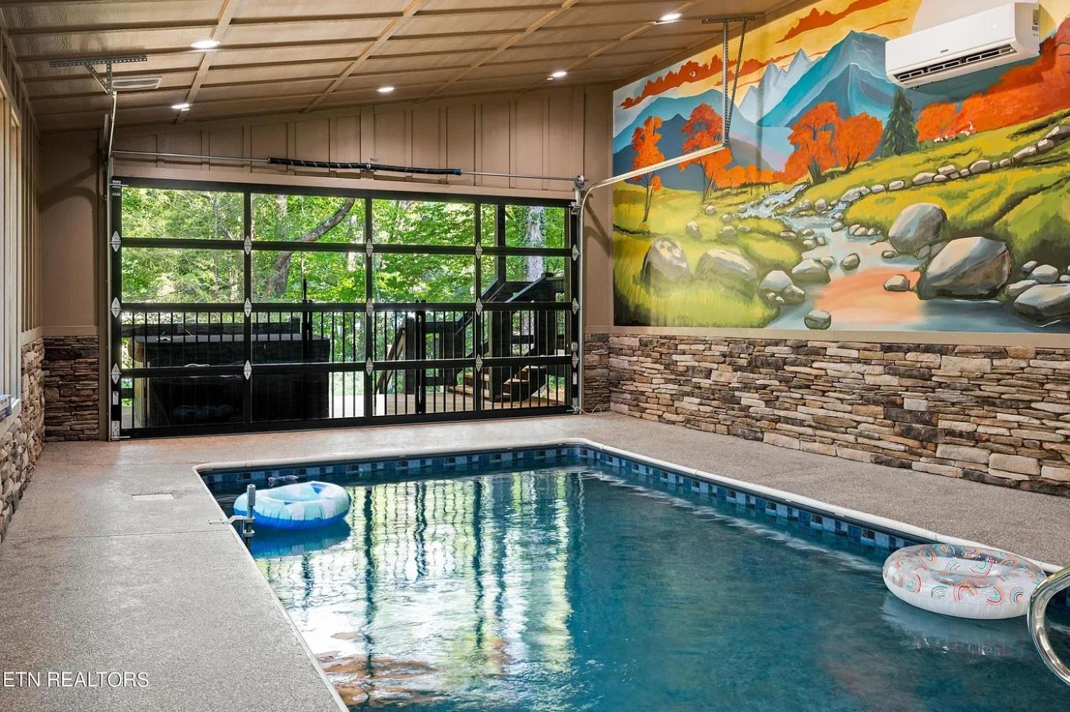 Creekside Splash, Private Pool, 1089 Of Free Attraction Tickets Each Paid Day, Dollywood And More! Holiday home