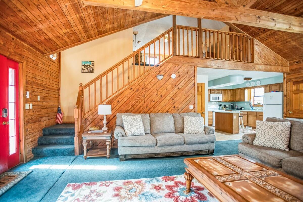 Spacious Hot Tub King Beds Game Holiday home Gatlinburg