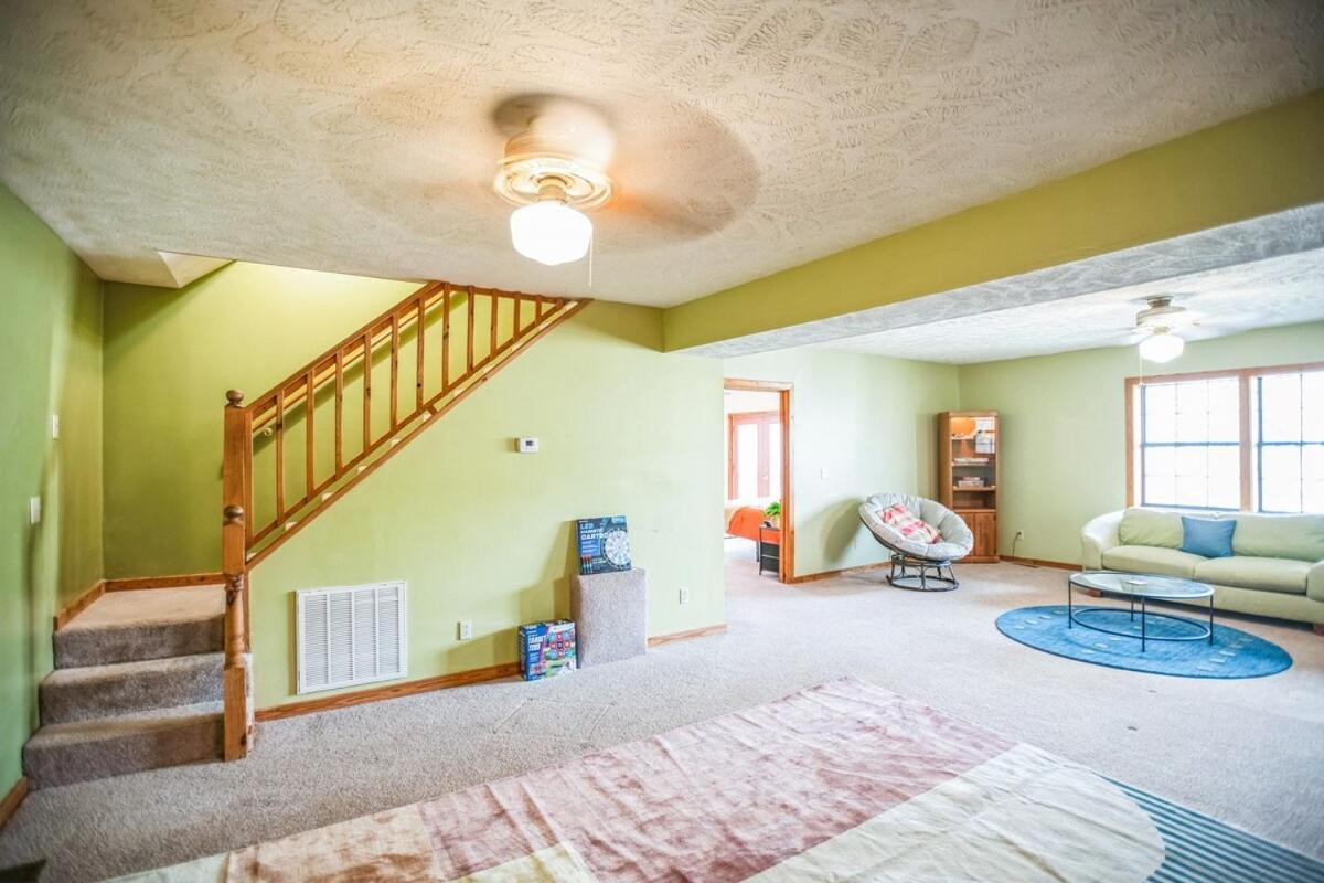 Spacious Hot Tub King Beds Game *