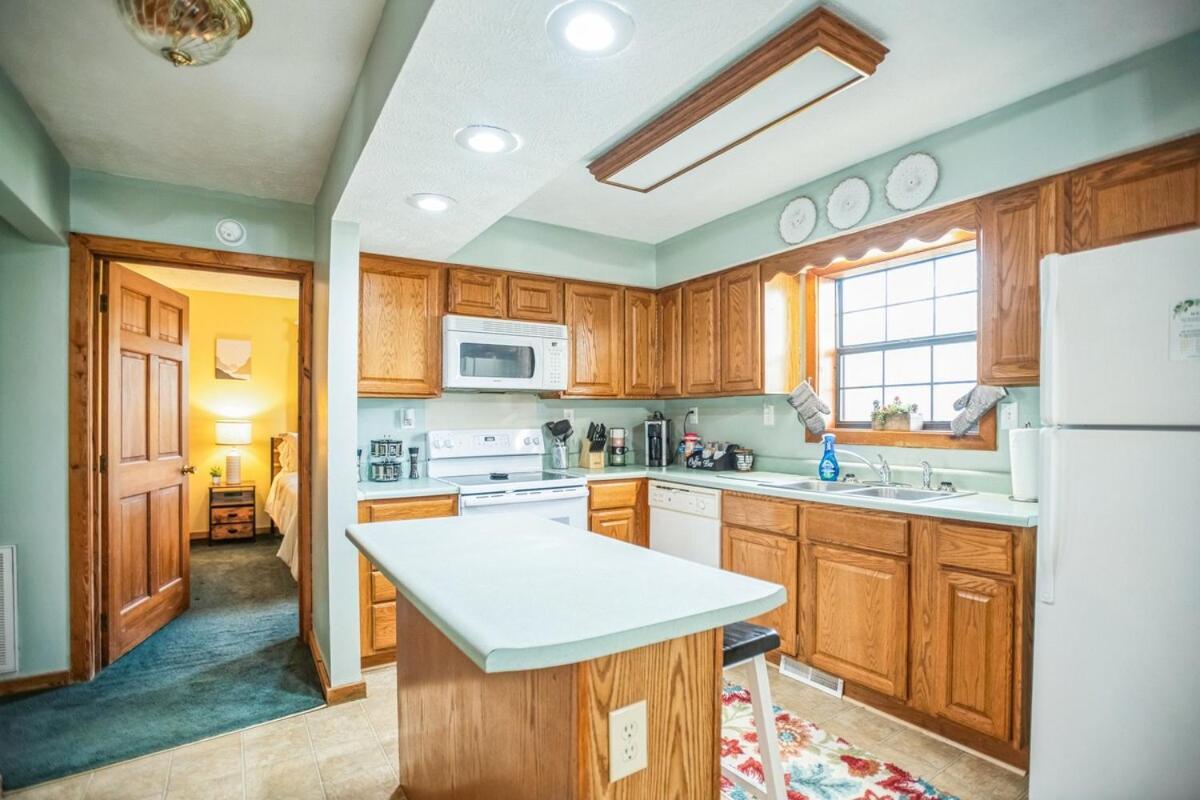 Holiday home Spacious Hot Tub King Beds Game Gatlinburg