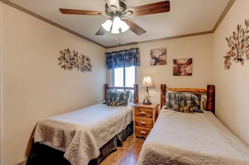 Mountaintop With Incredible View * Gatlinburg
