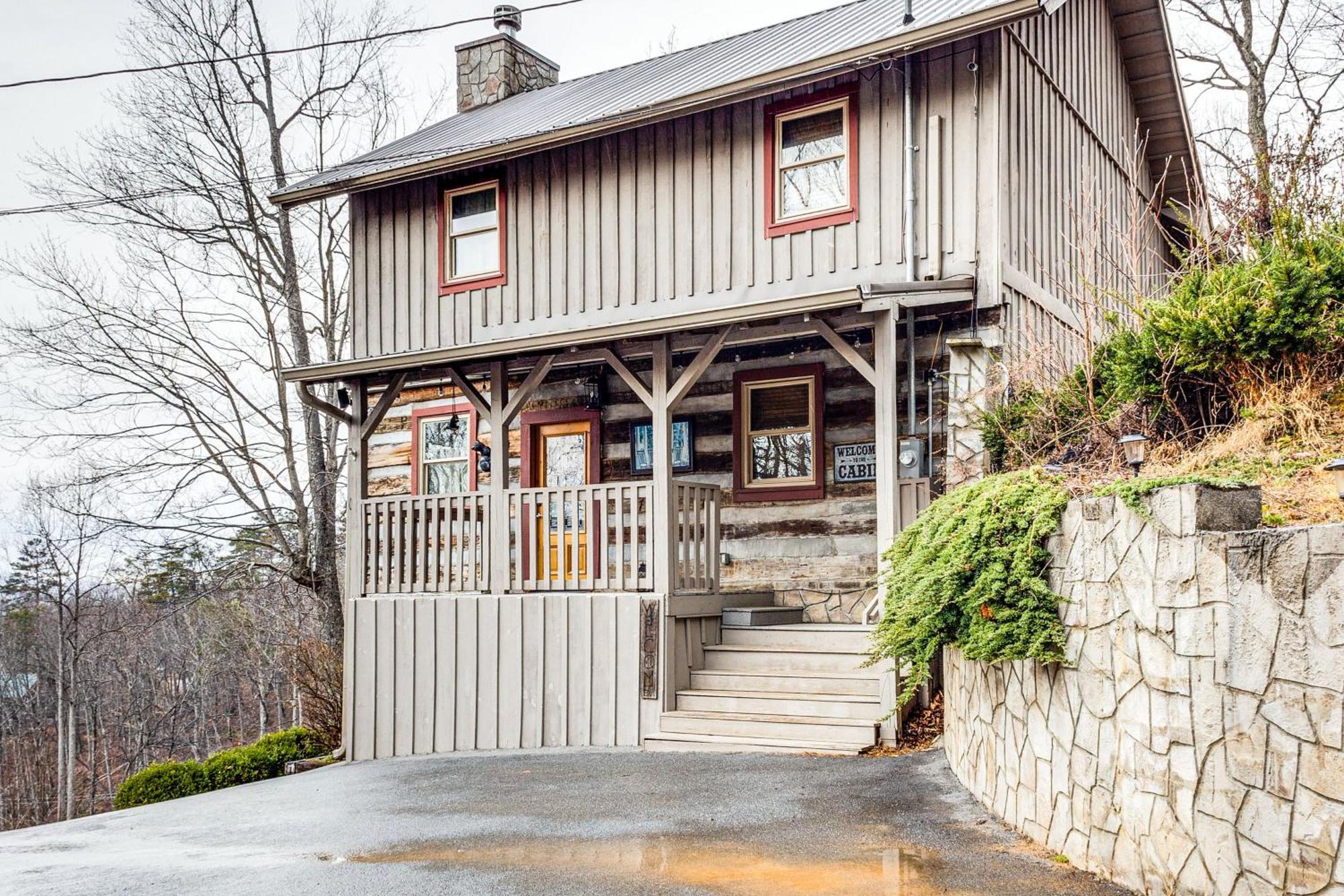 Spacious With Hot Tub And Game Room! Holiday home *