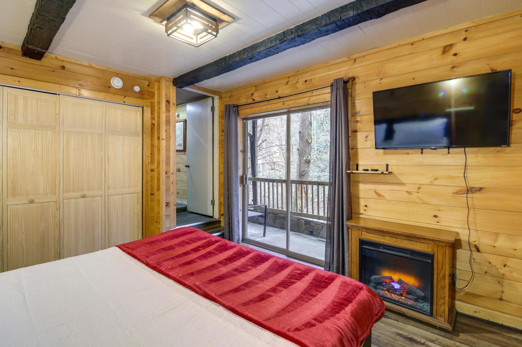 A-frame With Hot Tub Near Parkway * Gatlinburg