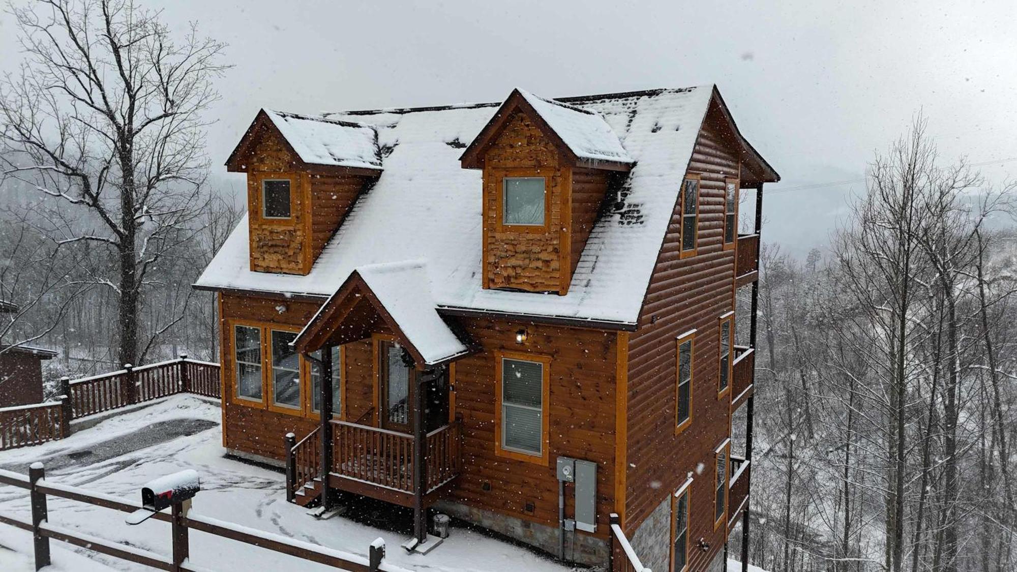 Mountain View, Indoor Pool, Luxury Cabin, Bears Holiday home Gatlinburg