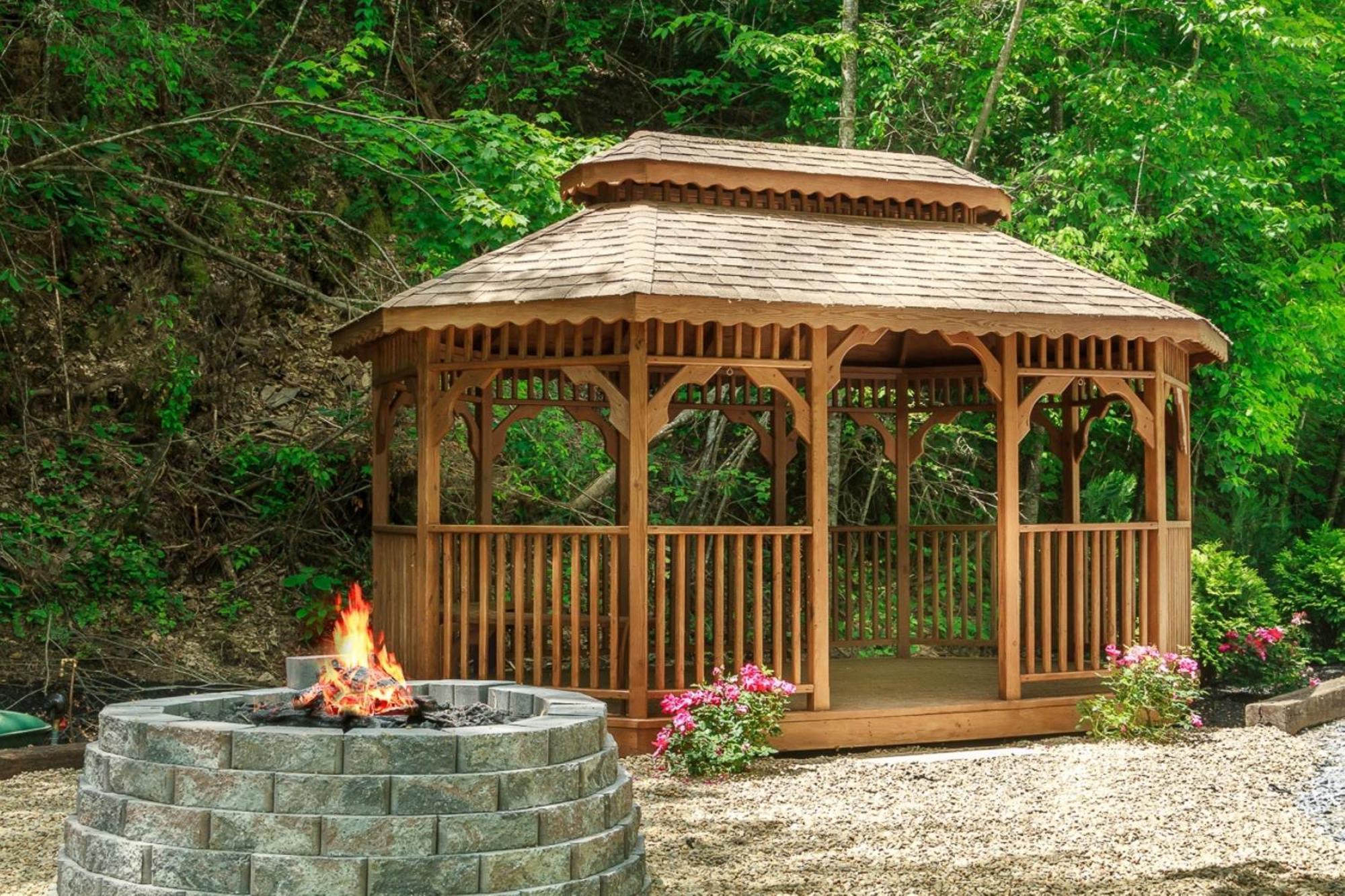 Lakeside Rendezvous By Stony Brook Gatlinburg