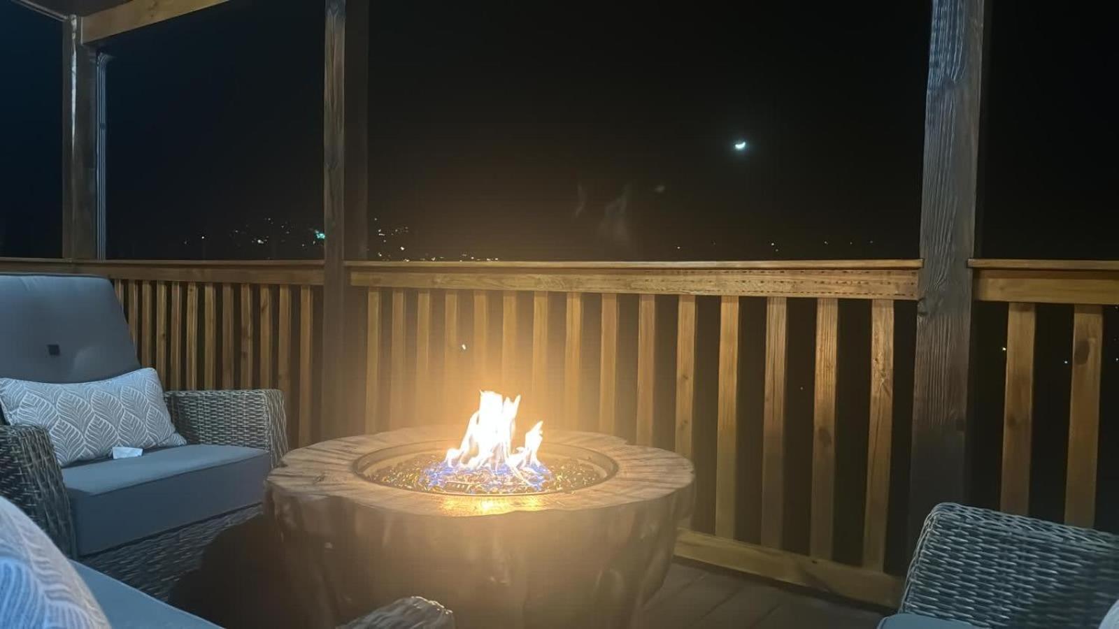 Mountain View, Indoor Pool, Luxury Cabin, Bears Holiday home Gatlinburg