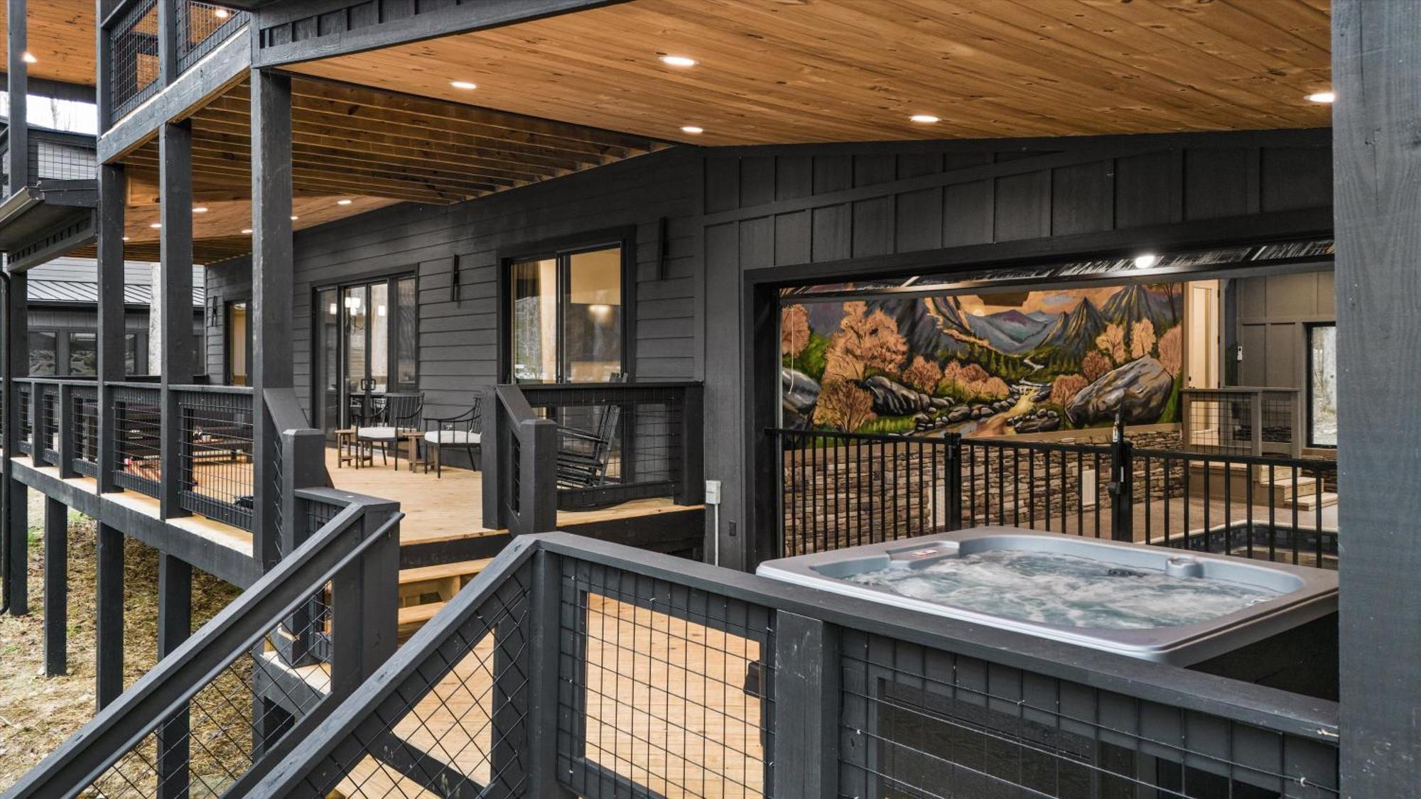 Splash Mountain Lodge, Huge Cabin, Get 1089 Of Free Attraction Tickets For Each Paid Day, Dollywood Holiday home Gatlinburg