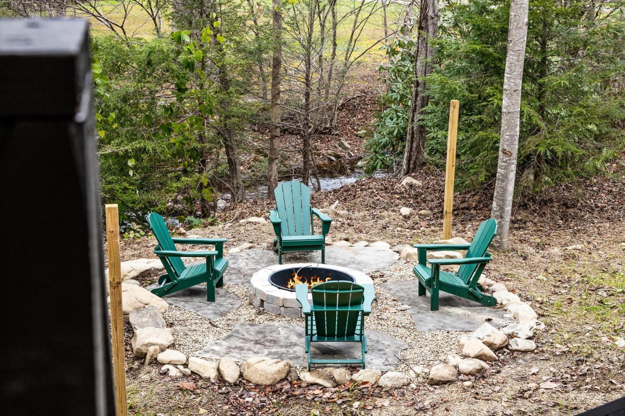 Splash Mountain Lodge, Huge Cabin, Get 1089 Of Free Attraction Tickets For Each Paid Day, Dollywood Holiday home *