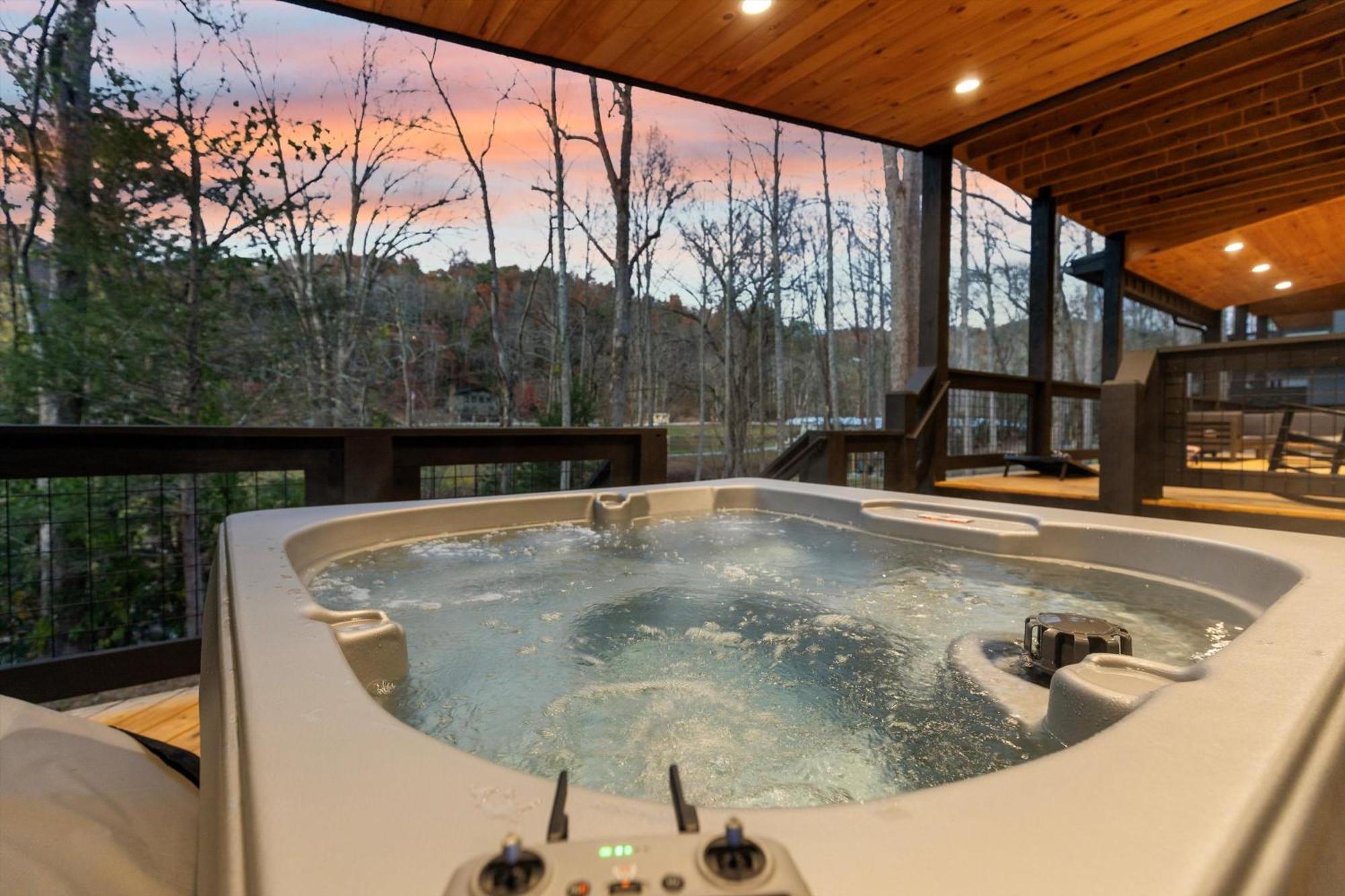 Splash Mountain Lodge, Huge Cabin, Get 1089 Of Free Attraction Tickets For Each Paid Day, Dollywood *