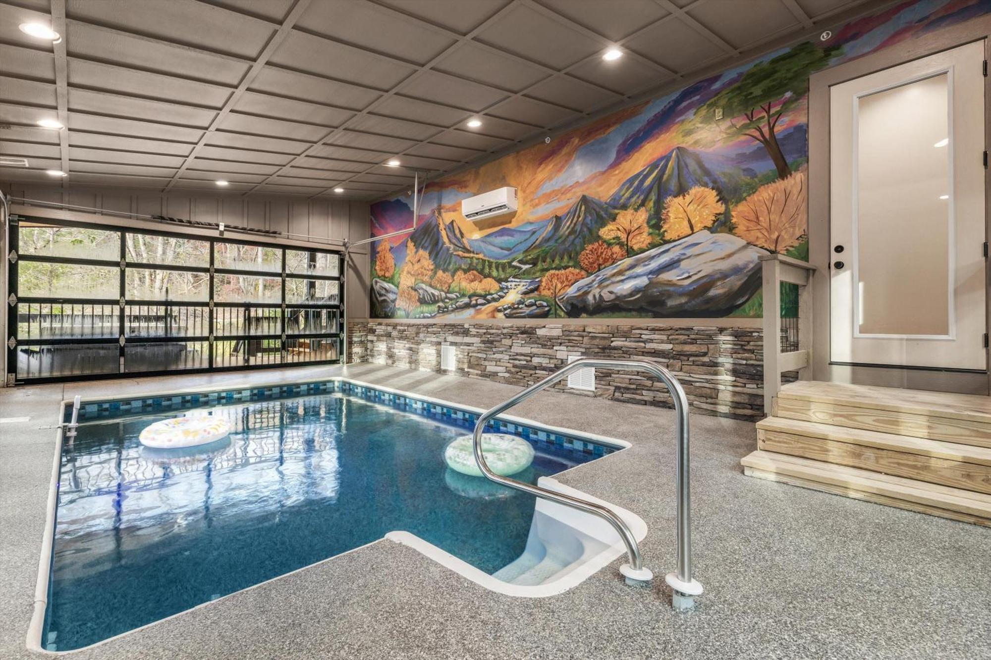 Holiday home Splash Mountain Lodge, Huge Cabin, Get 1089 Of Free Attraction Tickets For Each Paid Day, Dollywood *