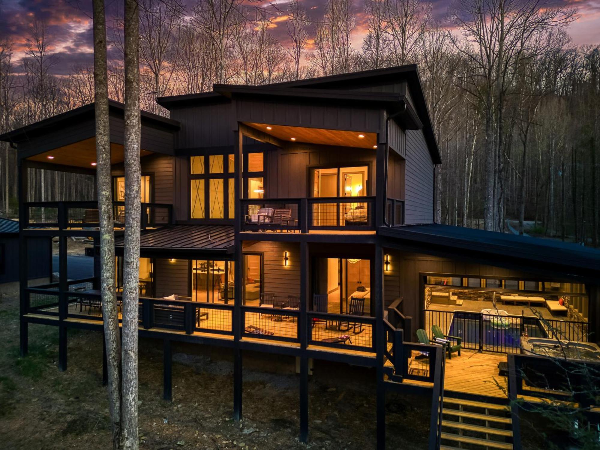 Creekside Splash, Private Pool, 1089 Of Free Attraction Tickets Each Paid Day, Dollywood And More! Holiday home Gatlinburg