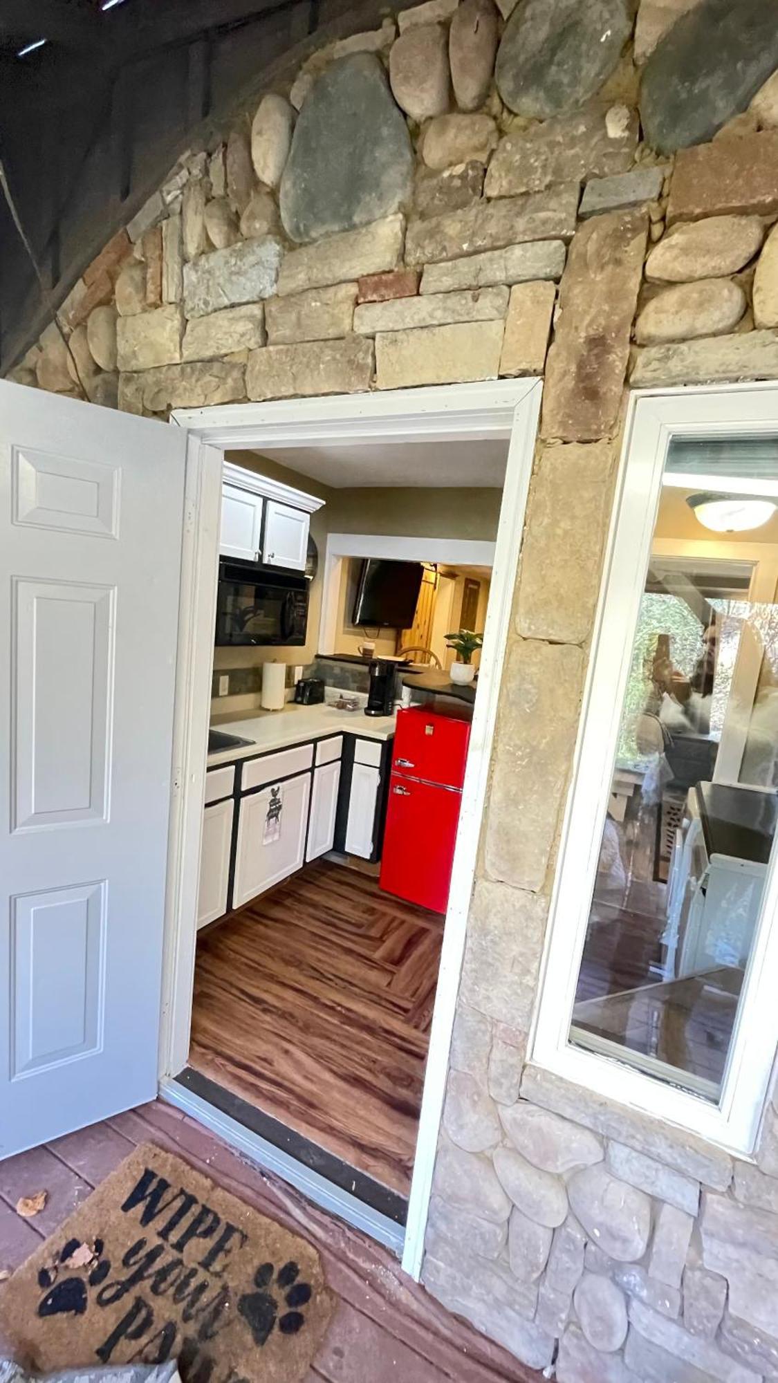 Smoky Mountain High -420 & Pet Friendly Gatlinburg