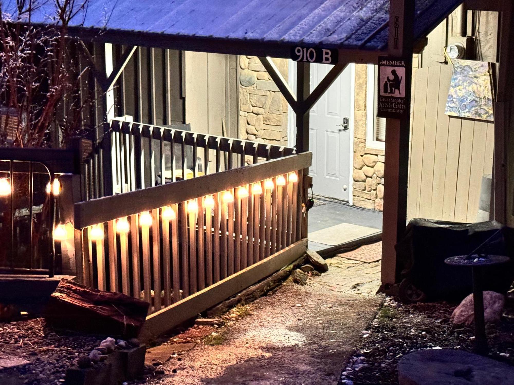 Smoky Mountain High -420 & Pet Friendly Gatlinburg