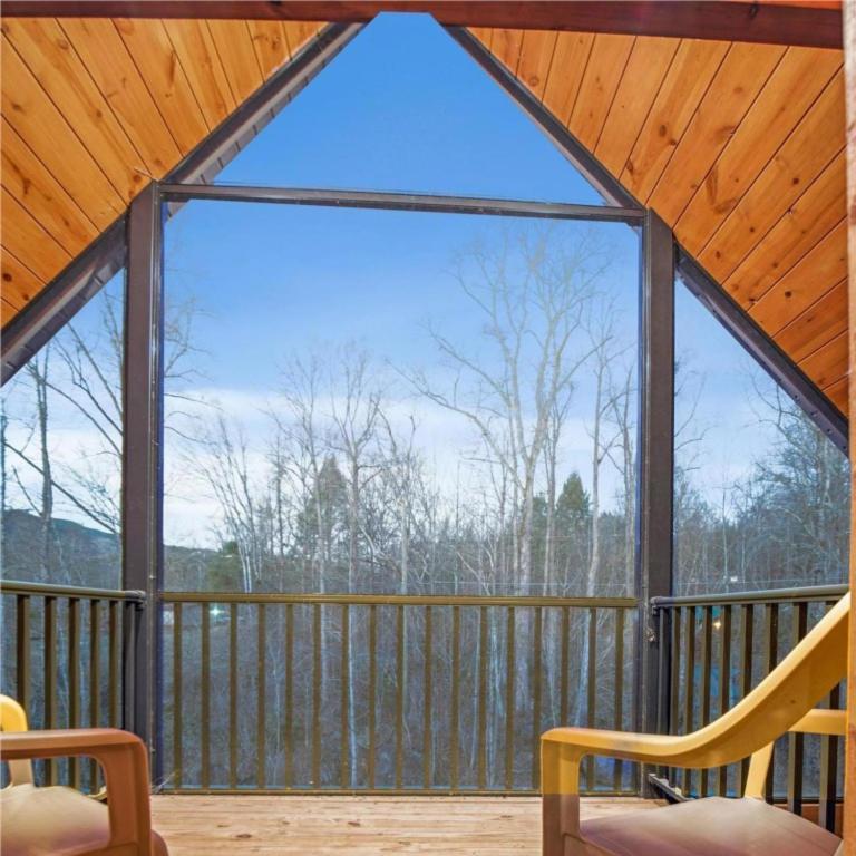 Moondance Cabin-enjoy Your Journey To The Smokies! Holiday home