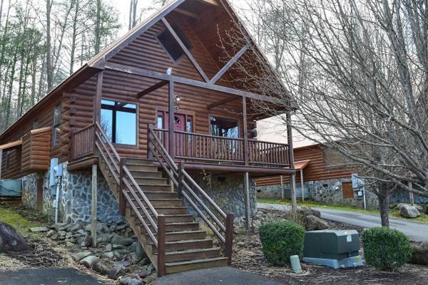 Lovely Cabin-close To The Fun! Holiday home