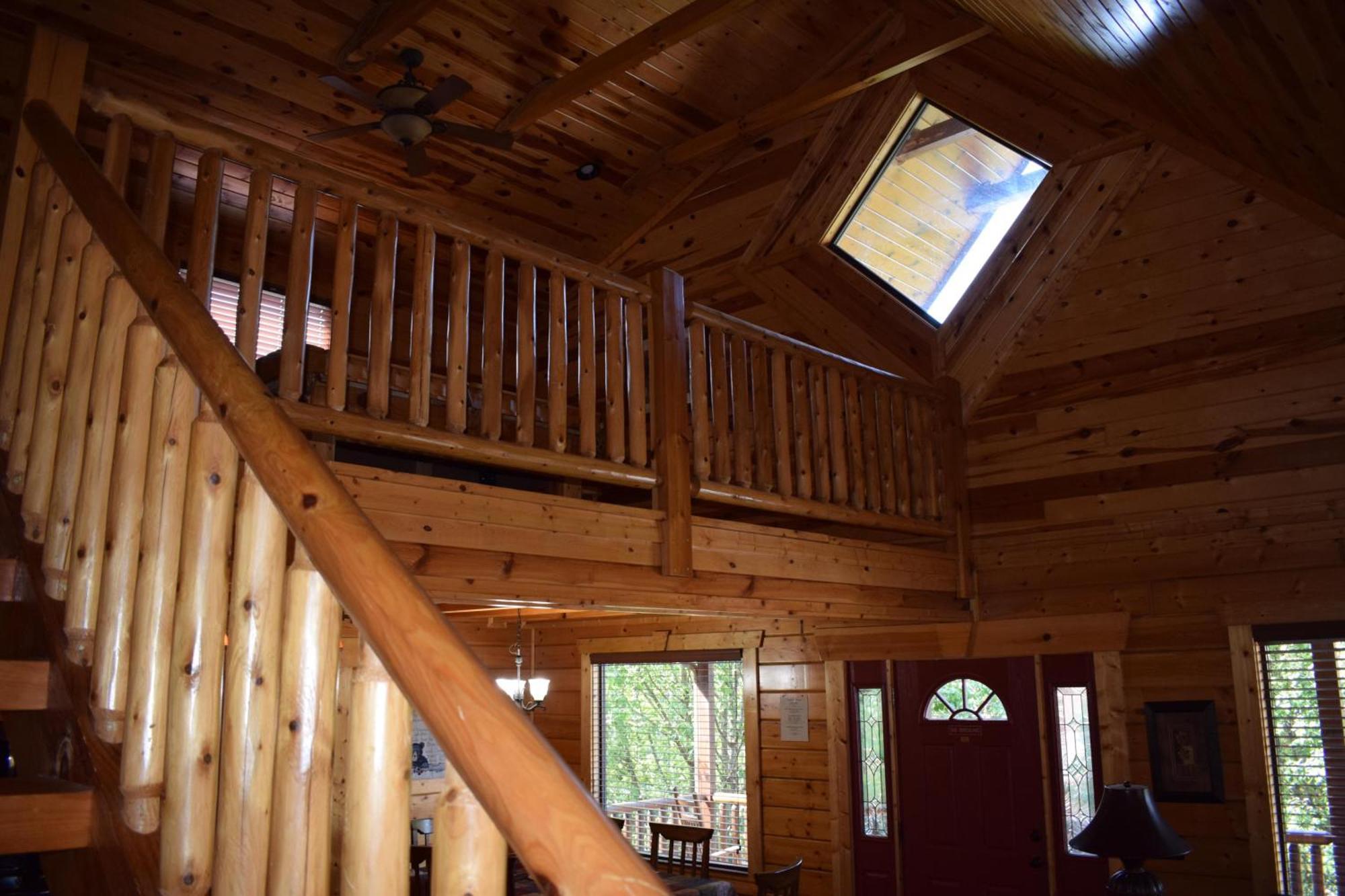 Lovely Cabin-close To The Fun! *