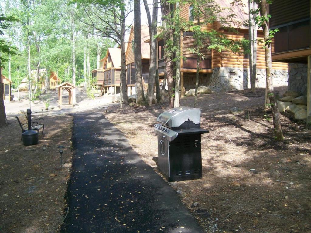 Moondance Cabin-enjoy Your Journey To The Smokies!