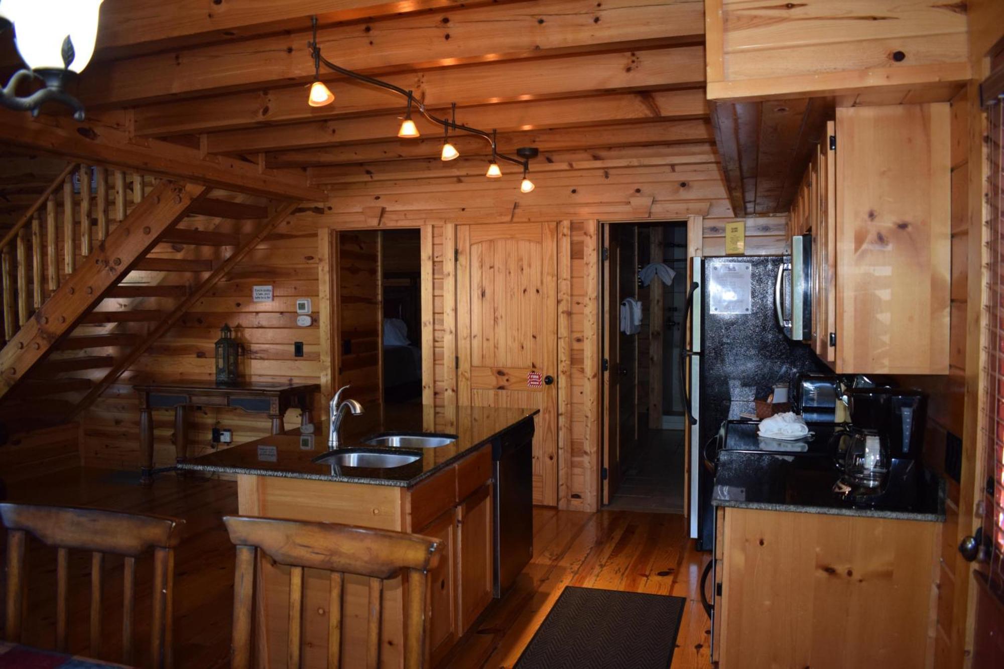 Lovely Cabin-close To The Fun! * Gatlinburg