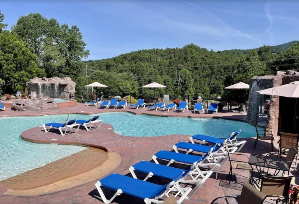 Alpine Spirit - Smoky Mountain Family Fun! Holiday home