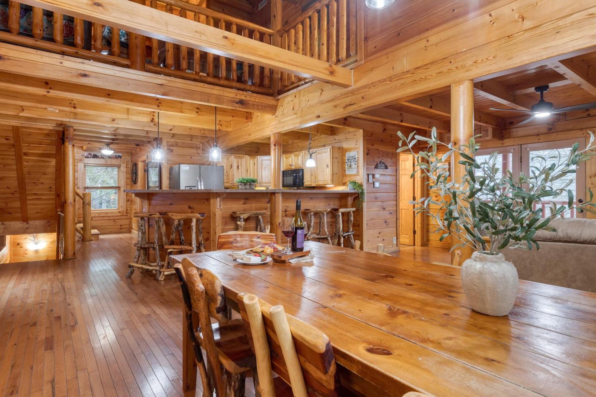 The Big Easy Spacious Mountain Retreat Hot Tub Deck Premier Location Holiday home
