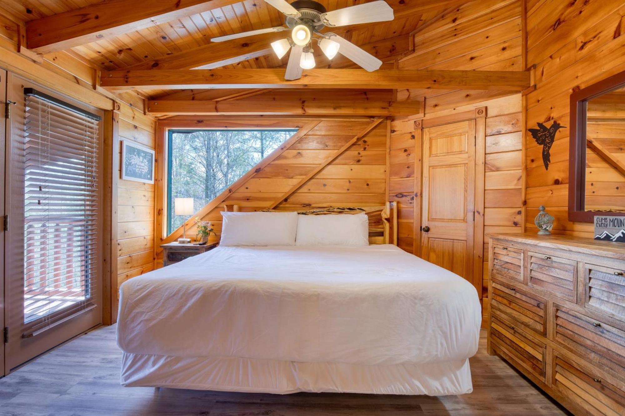 Holiday home The Big Easy Spacious Mountain Retreat Hot Tub Deck Premier Location