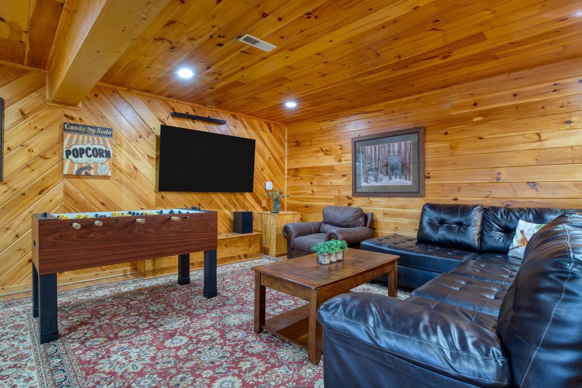 Holiday home The Big Easy Spacious Mountain Retreat Hot Tub Deck Premier Location *