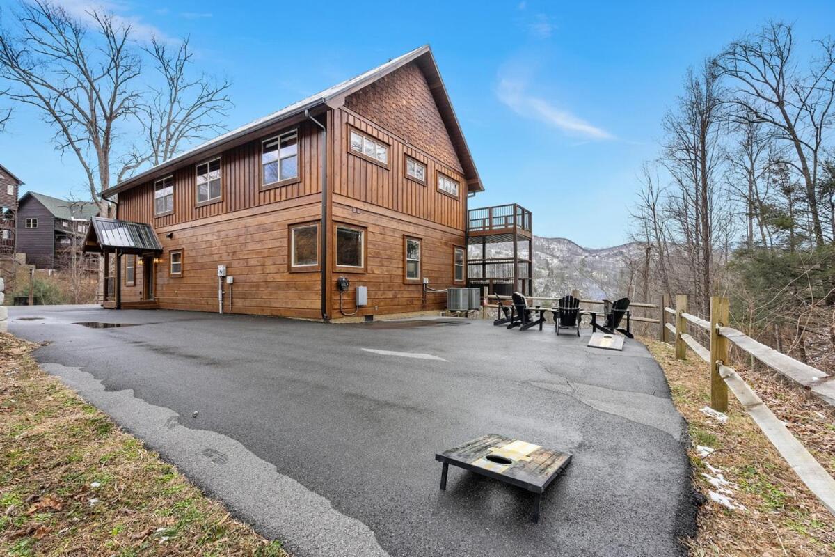 Beautiful 15 Person 1 Mile To Dt Tn Holiday home Gatlinburg
