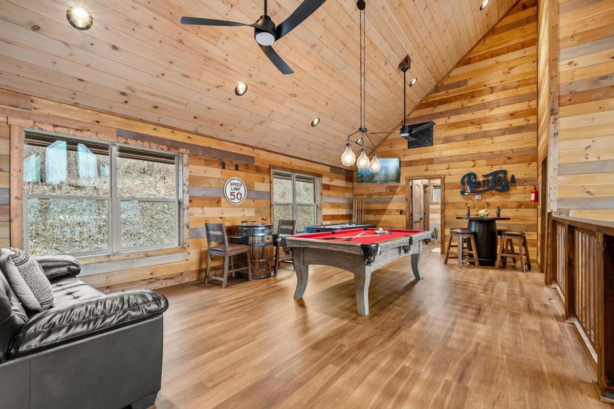 Holiday home Beautiful 15 Person 1 Mile To Dt Tn *