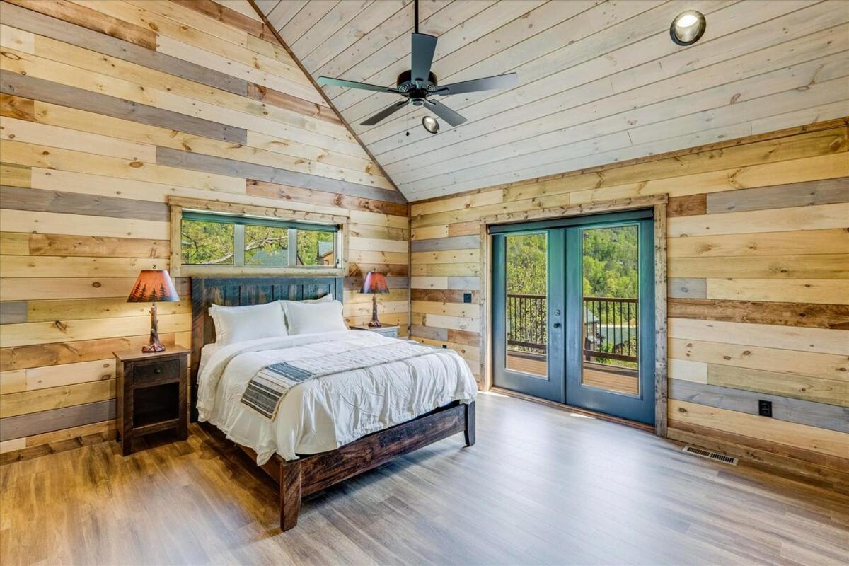 Beautiful 15 Person 1 Mile To Dt Tn * Gatlinburg