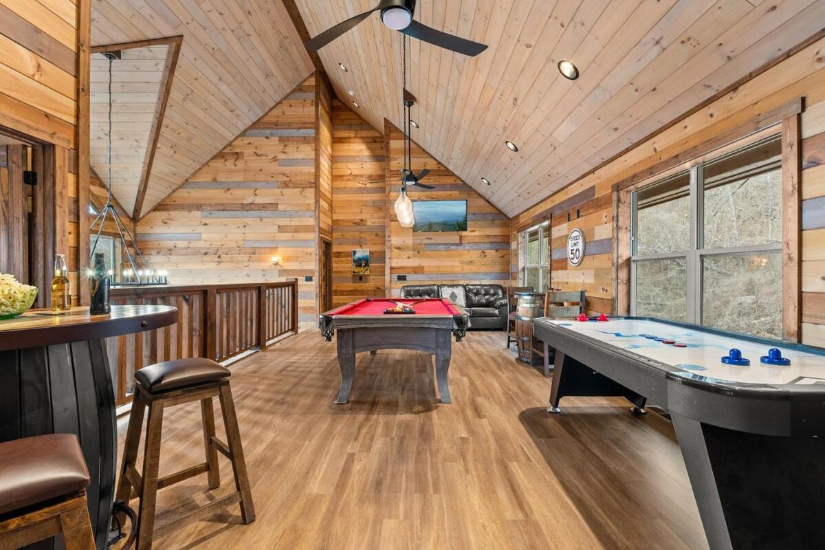 Holiday home Beautiful 15 Person 1 Mile To Dt Tn *