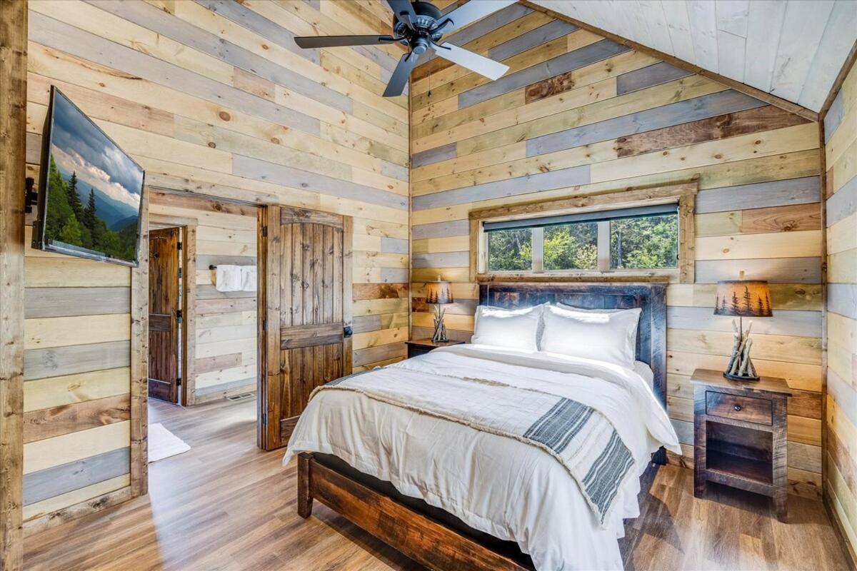 Holiday home Beautiful 15 Person 1 Mile To Dt Tn Gatlinburg