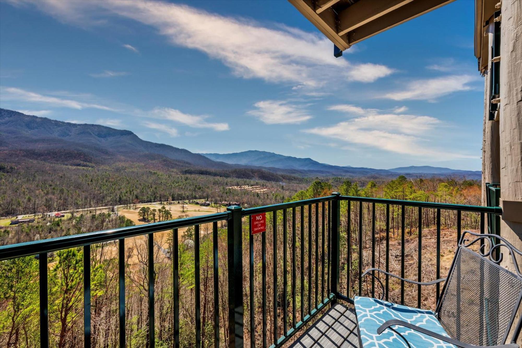 Holiday home Sleeps 4-mountain Views-indoor Pool & Sauna *