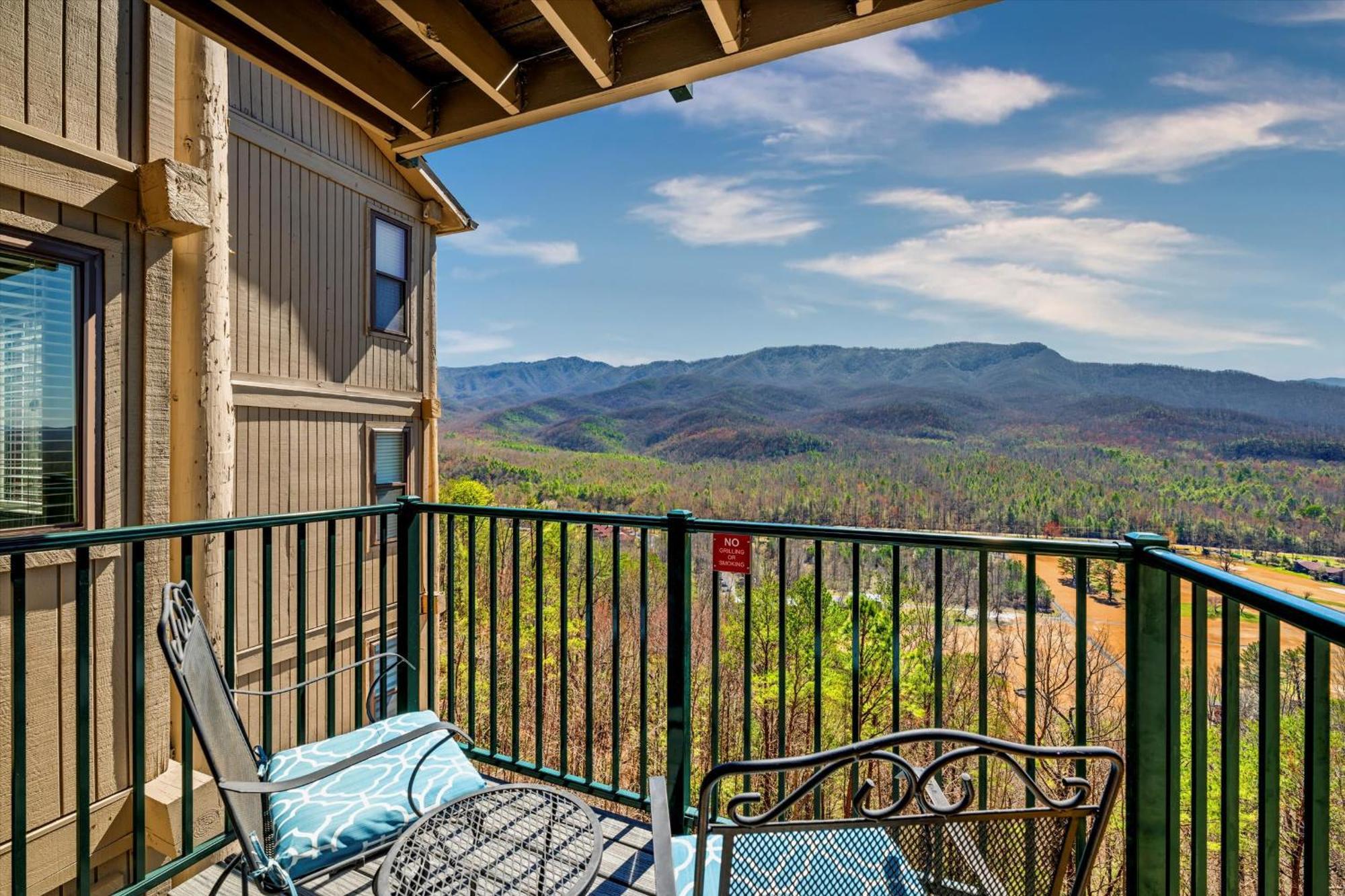 Holiday home Sleeps 4-mountain Views-indoor Pool & Sauna