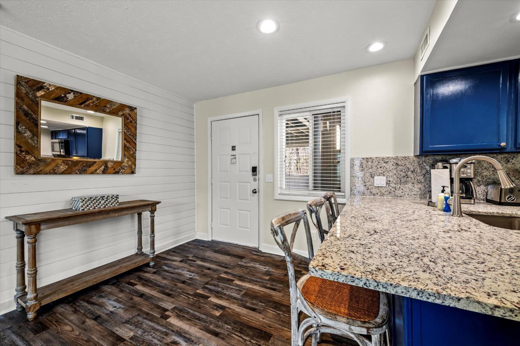 Sleeps 4-mountain Views-indoor Pool & Sauna Holiday home Gatlinburg