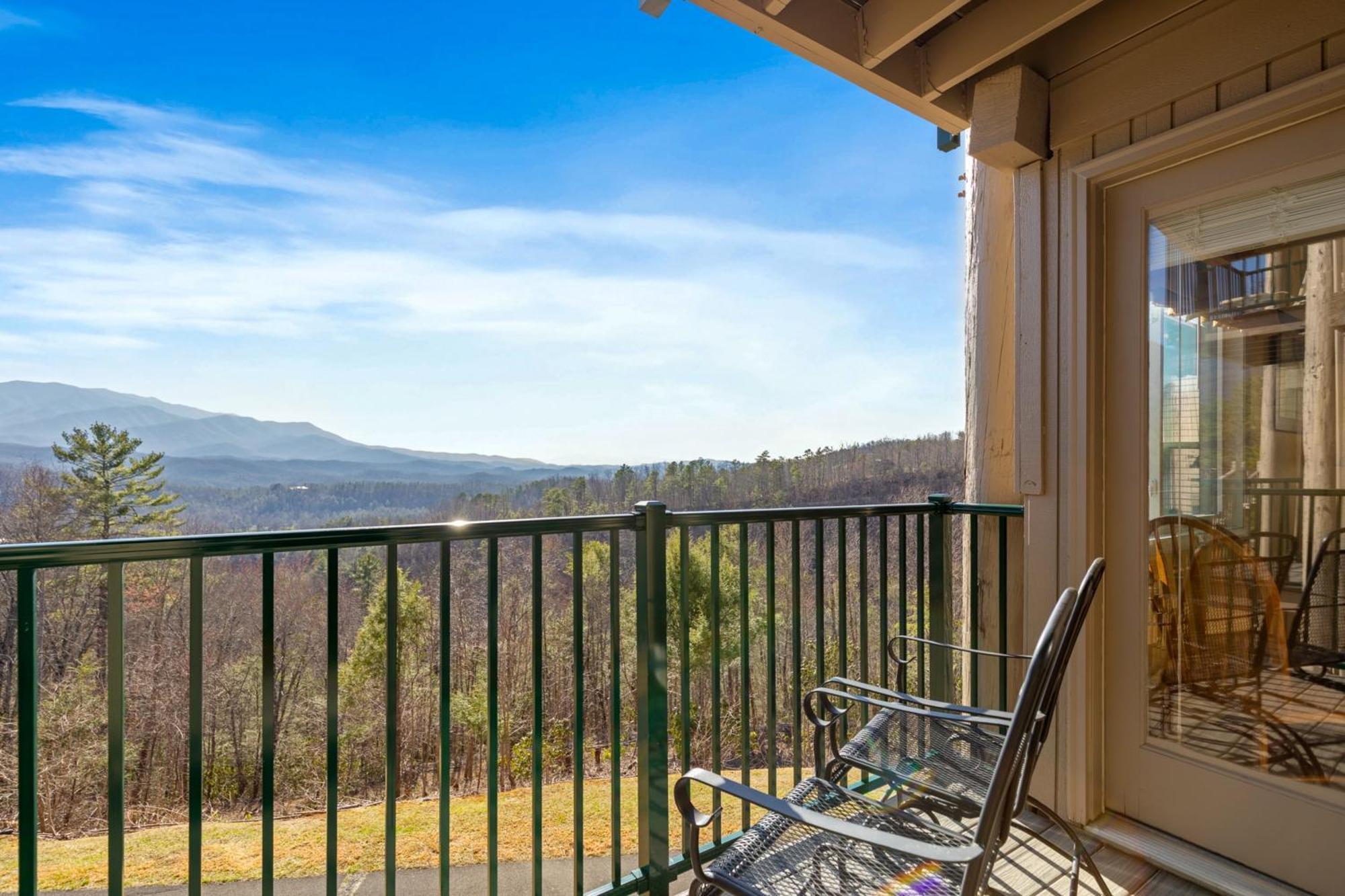 Ultimate Getaway * Gatlinburg
