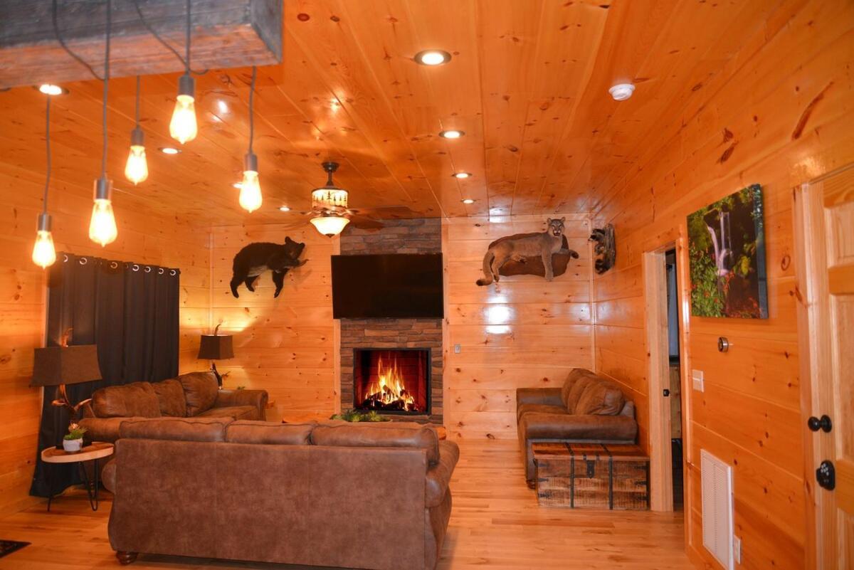 Holiday home Smoky Mountain Heaven V, 5 Luxury King