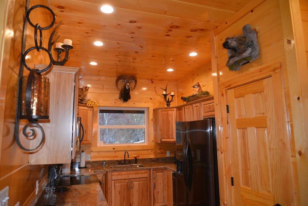 Holiday home Smoky Mountain Heaven Ii, 5 Luxury King *
