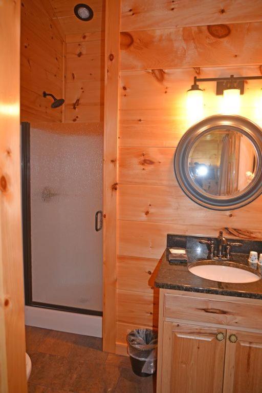 Smoky Mountain Heaven Ii, 5 Luxury King