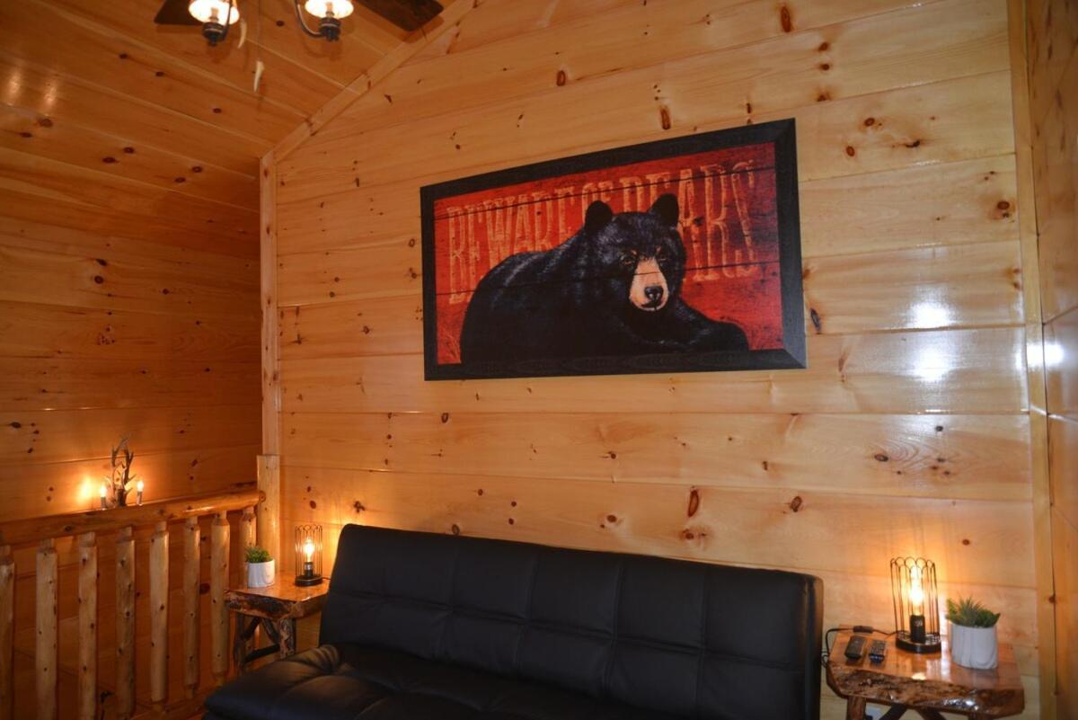Luxury Five Bedroom Steps To Downtown Gatlinburg