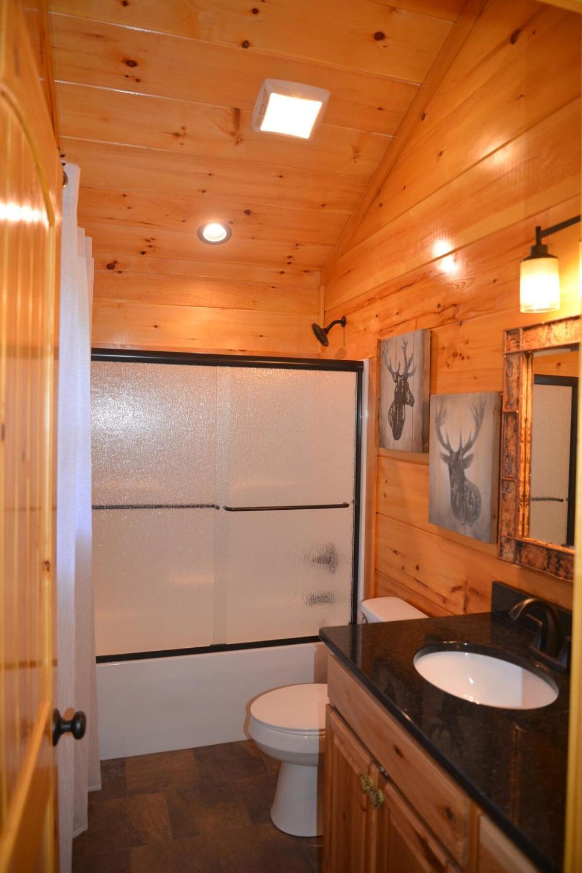 Luxury Five Bedroom Steps To Downtown