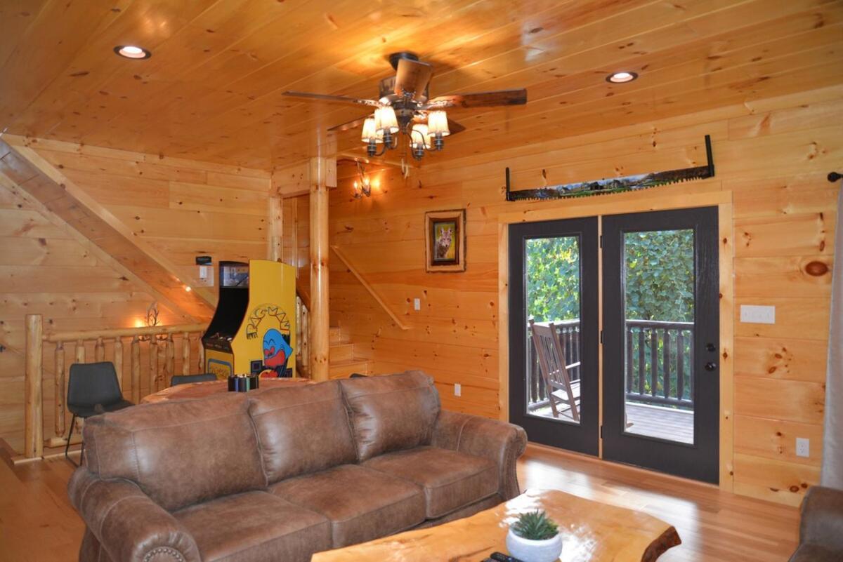 Luxury Five Bedroom Steps To Downtown