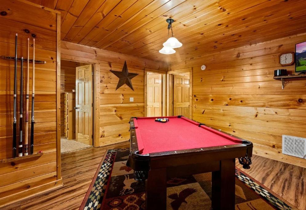 3 Bedroom Near Arts And Crafts District- Hot Tub On A Screened In Porch! Holiday home *