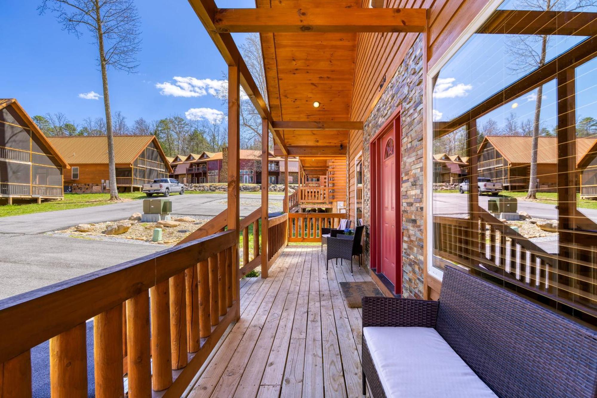 Hot Tub Foosball Poolgymtennis Access Chill'n In The Smokies By Avantstay Gatlinburg