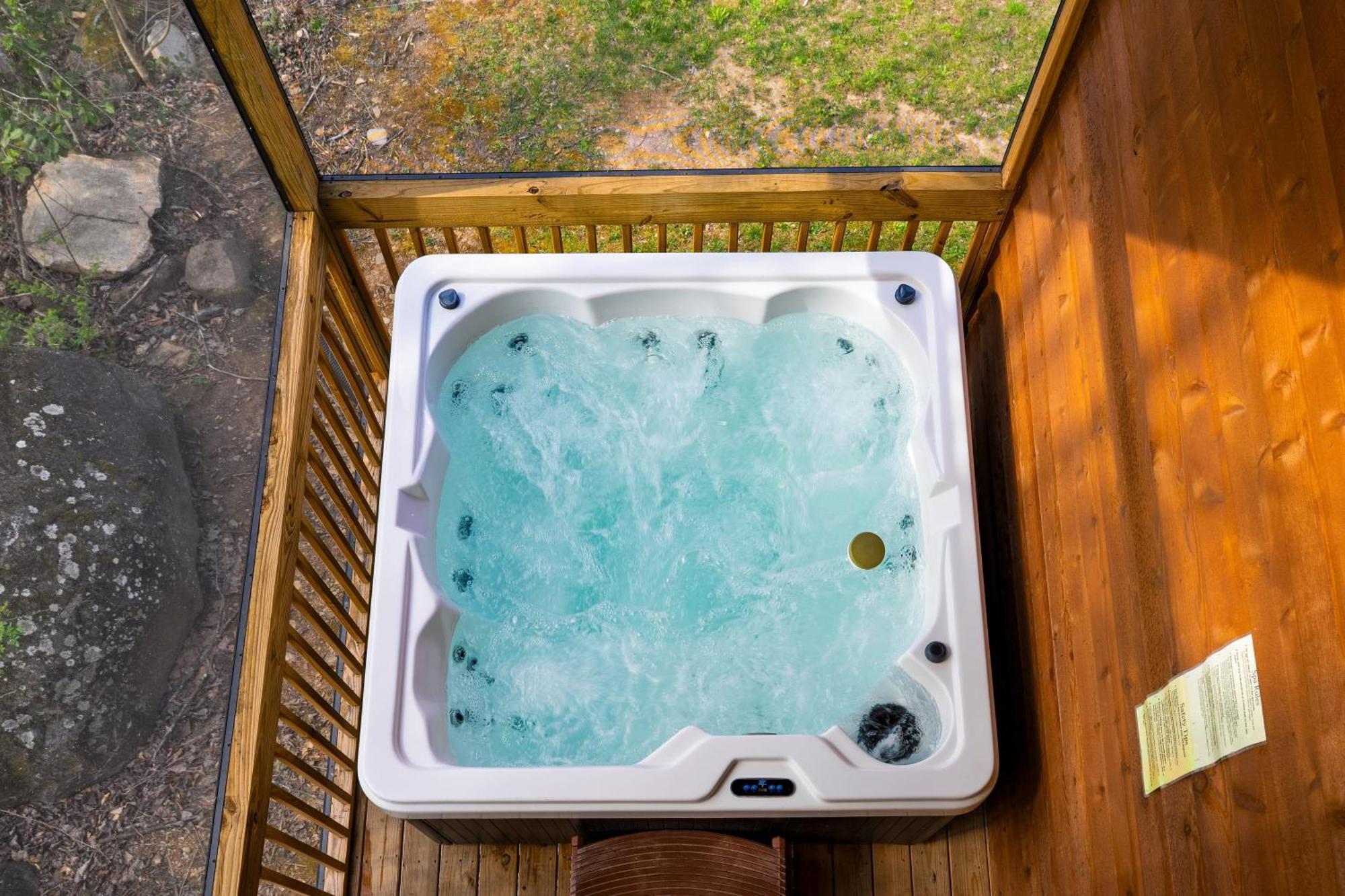 Hot Tub Foosball Poolgymtennis Access Chill'n In The Smokies By Avantstay *