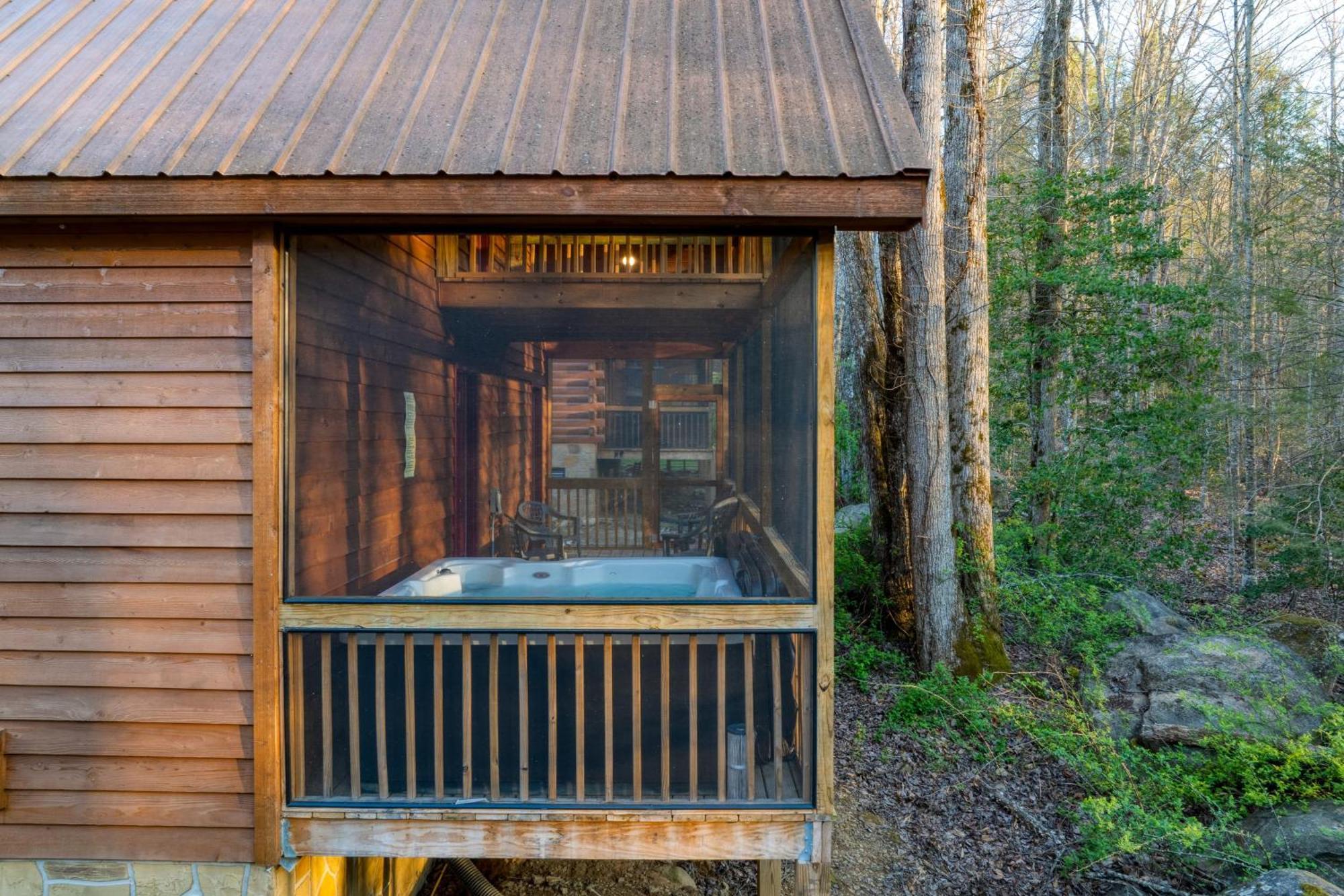 Hot Tub Foosball Poolgymtennis Access Chill'n In The Smokies By Avantstay Holiday home *