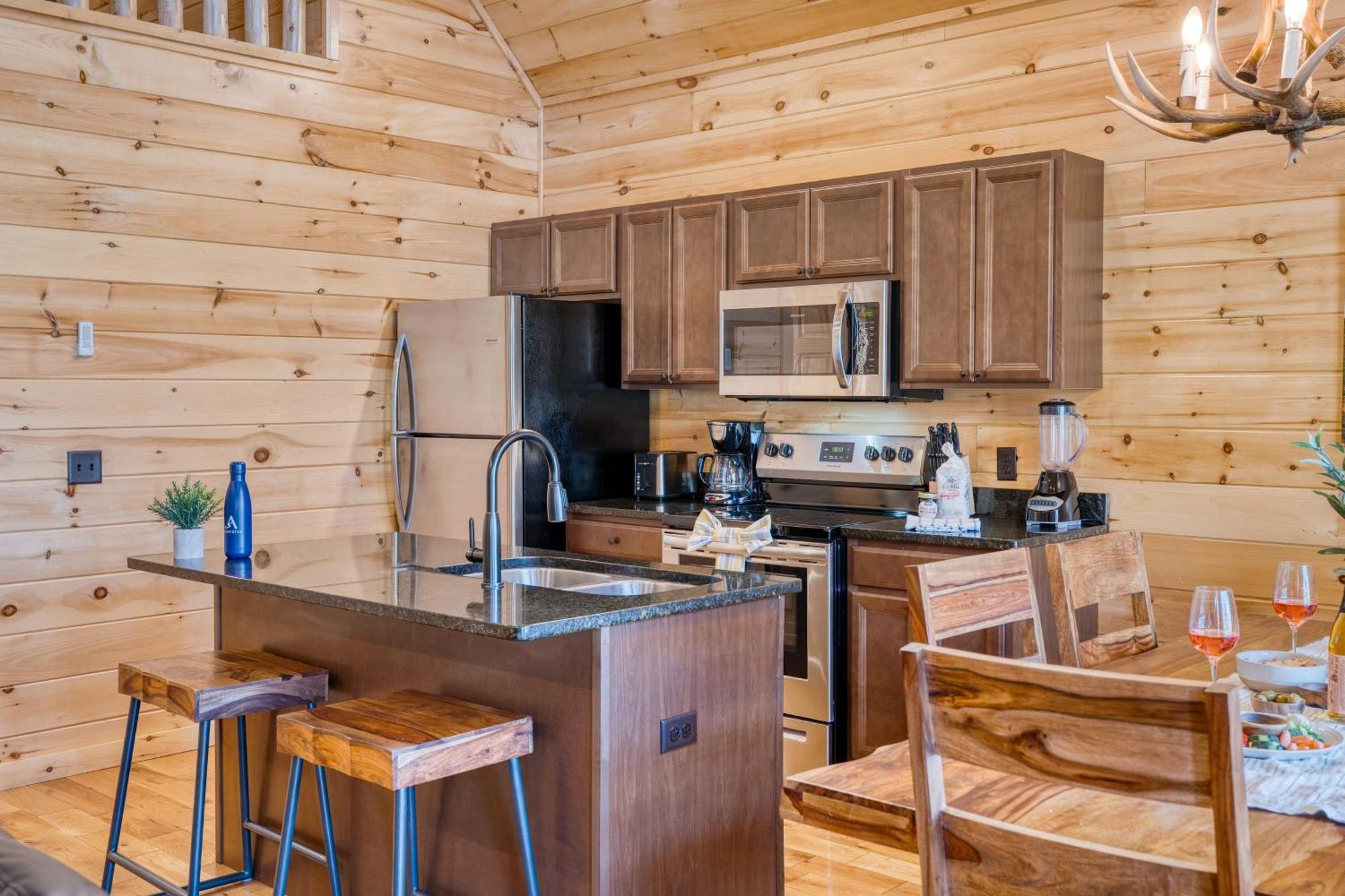 Holiday home Hot Tub Foosball Poolgymtennis Access Chill'n In The Smokies By Avantstay *