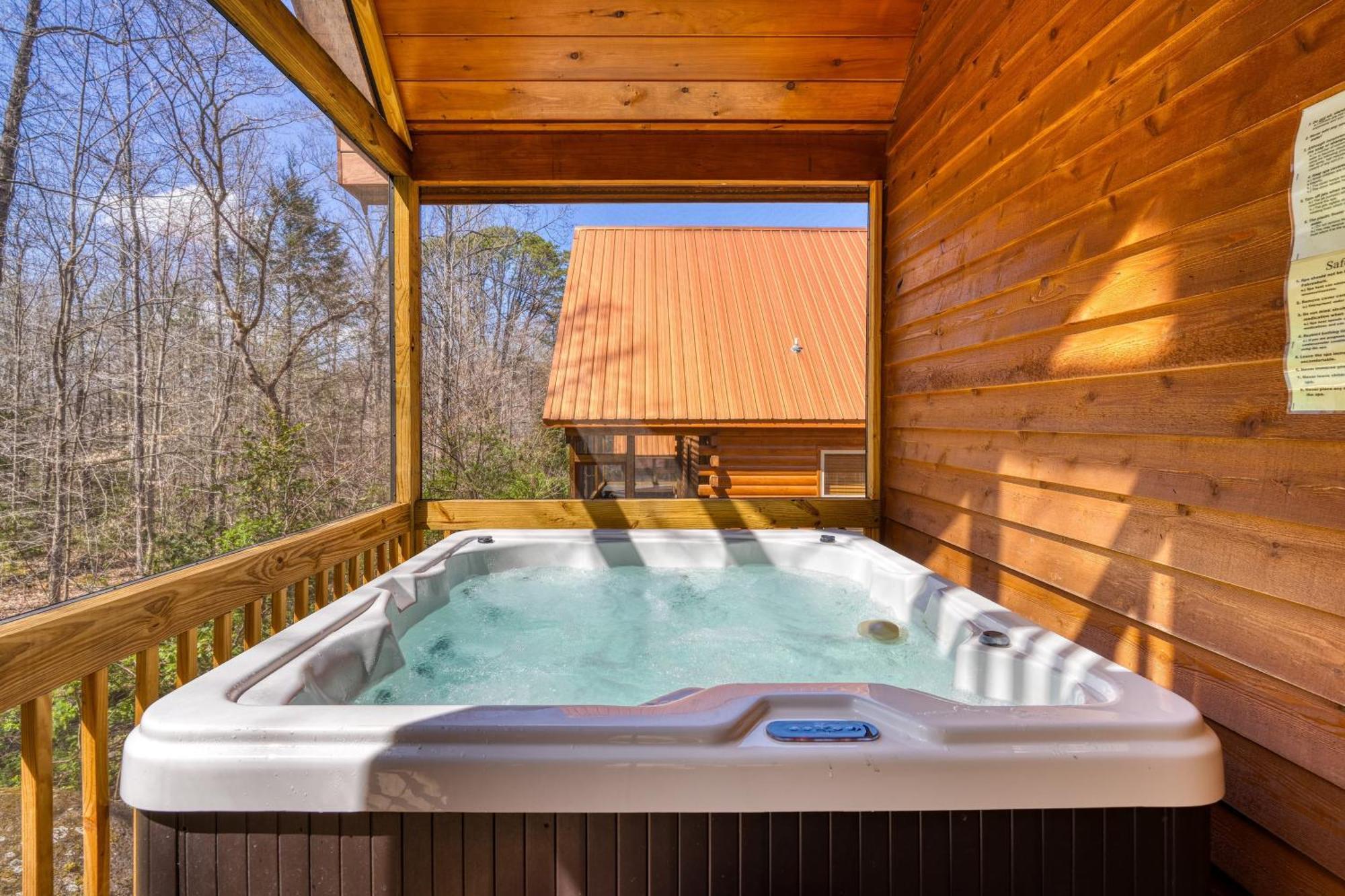Holiday home Hot Tub Foosball Poolgymtennis Access Chill'n In The Smokies By Avantstay *
