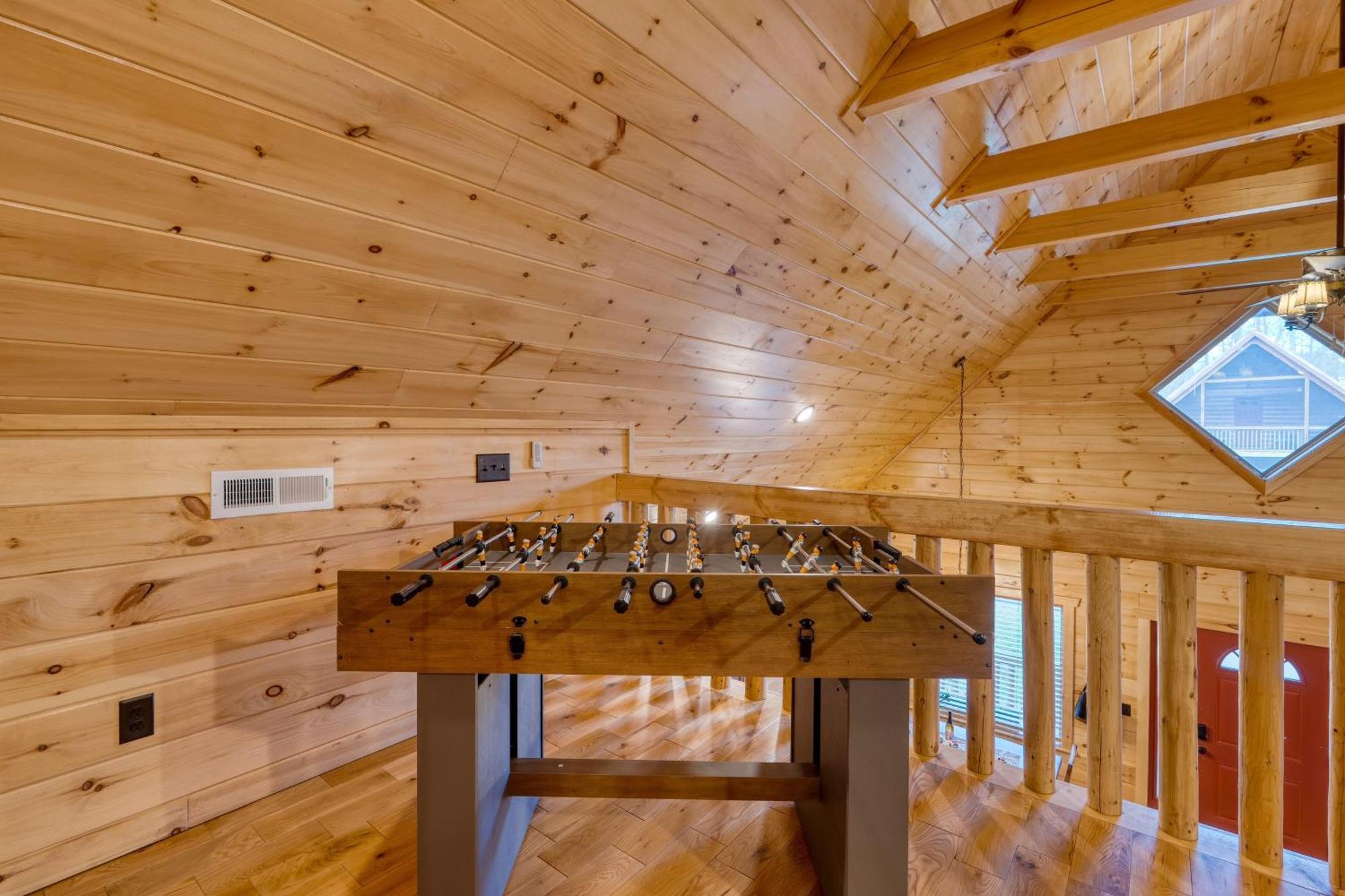 Holiday home Hot Tub Foosball Poolgymtennis Access Chill'n In The Smokies By Avantstay