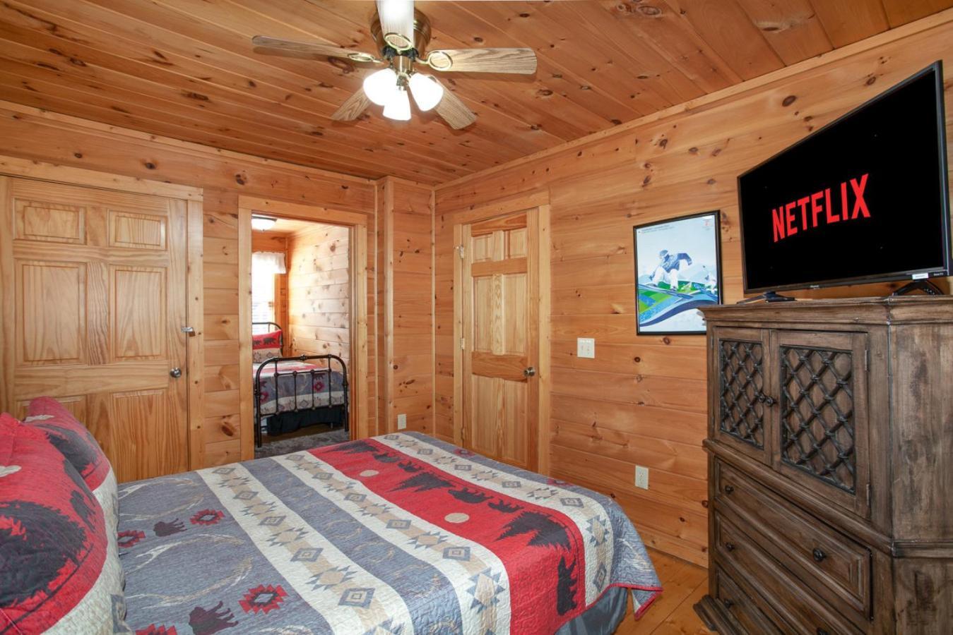 Holiday home Smoky Mountain Gem Mtn View Hot Tub Grill *