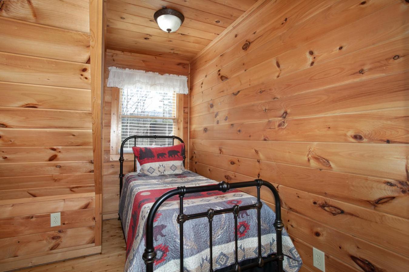 Holiday home Smoky Mountain Gem Mtn View Hot Tub Grill *